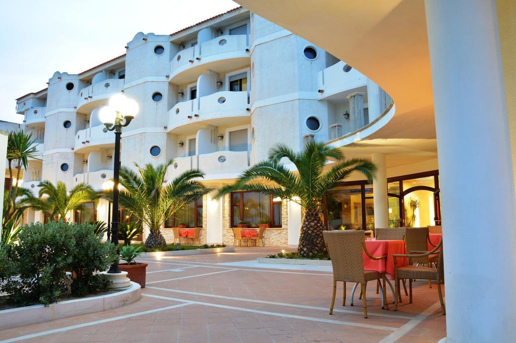 Hotel Residence Il Gabbiano Ciro Marina Exterior photo