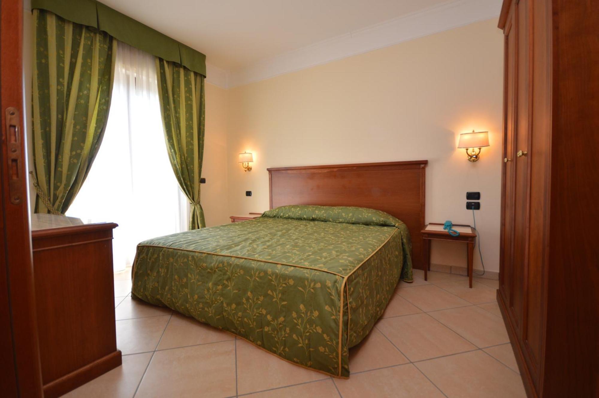 Hotel Residence Il Gabbiano Ciro Marina Room photo