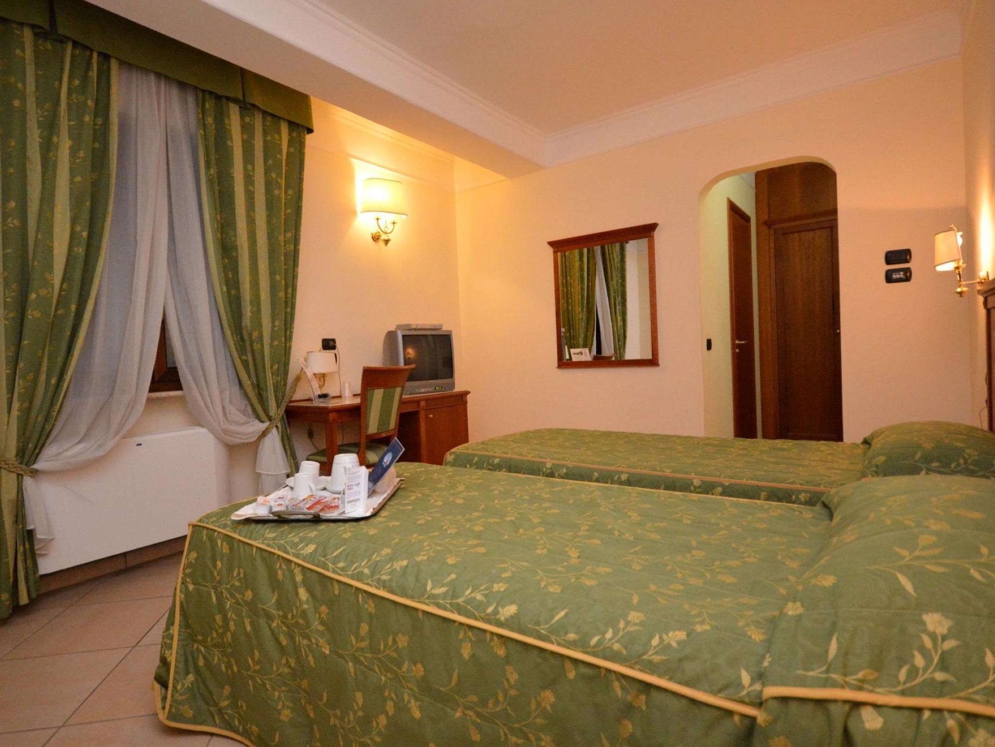 Hotel Residence Il Gabbiano Ciro Marina Exterior photo