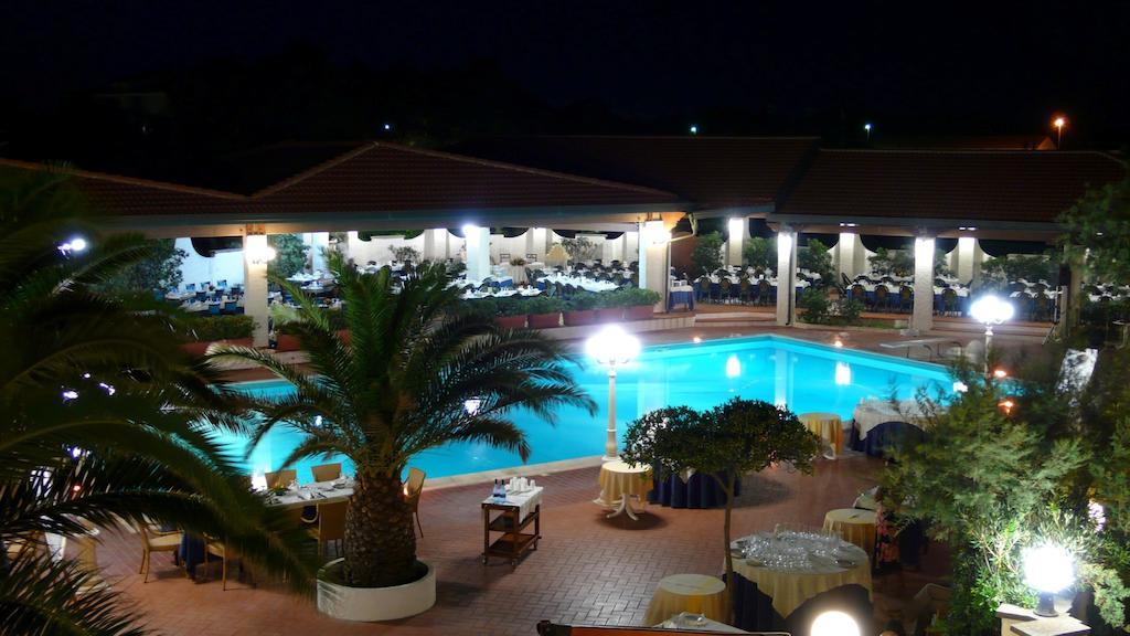 Hotel Residence Il Gabbiano Ciro Marina Exterior photo