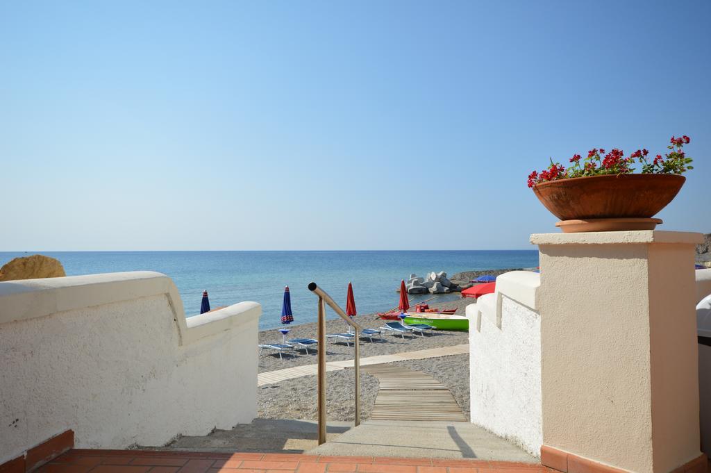 Hotel Residence Il Gabbiano Ciro Marina Exterior photo