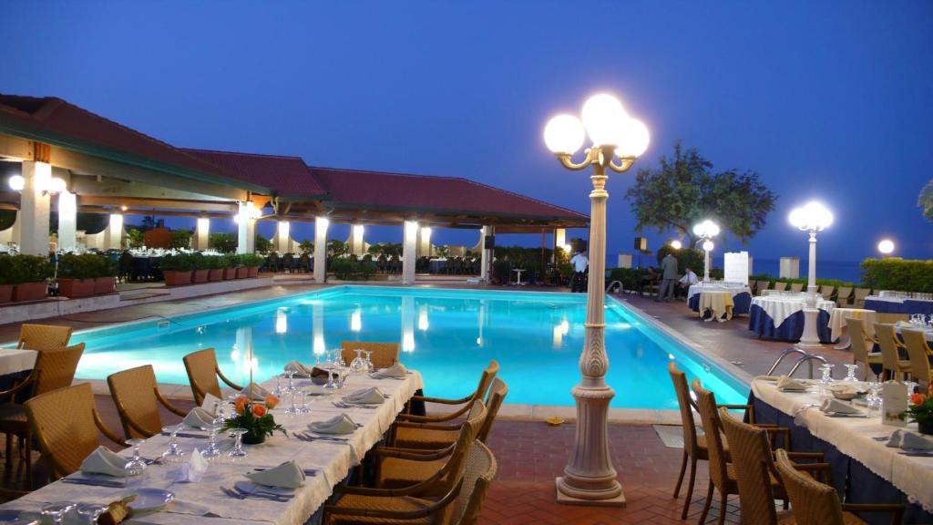 Hotel Residence Il Gabbiano Ciro Marina Exterior photo