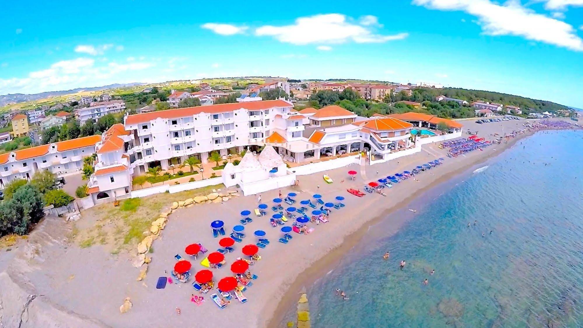 Hotel Residence Il Gabbiano Ciro Marina Exterior photo